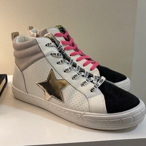 Vintage Havana Women's Sneakers with Gold Star and Pink Laces